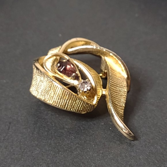 Gold Tone Asymmetrical Brooch With Purple Stone - Picture 13 of 14